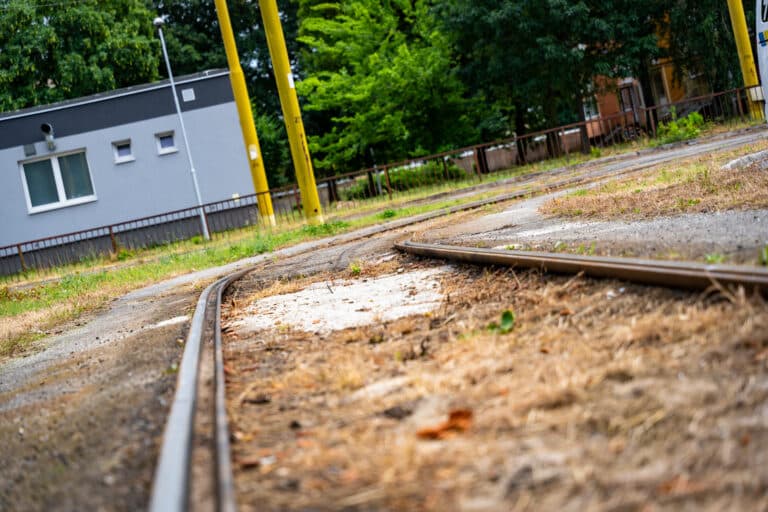 Modernizujeme električkovú trať na Jazere